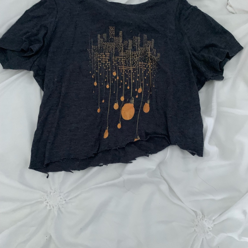 Black Graphic Crop T-Shirt with Short Sleeves